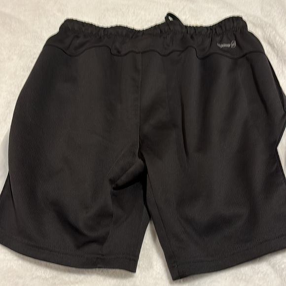 Men’s Russell dri-power medium mesh alrhetic shorts black - Picture 5 of 5